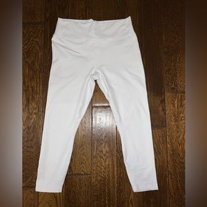Fabletics white, capri leggings
